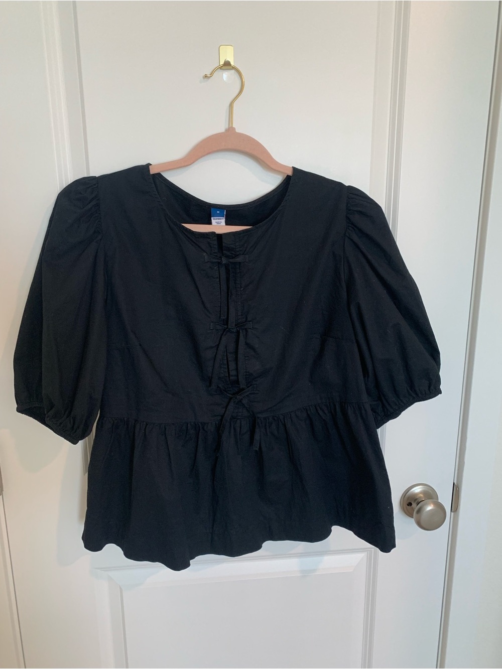 Old Navy Black Puff-Sleeve Peplum Blouse